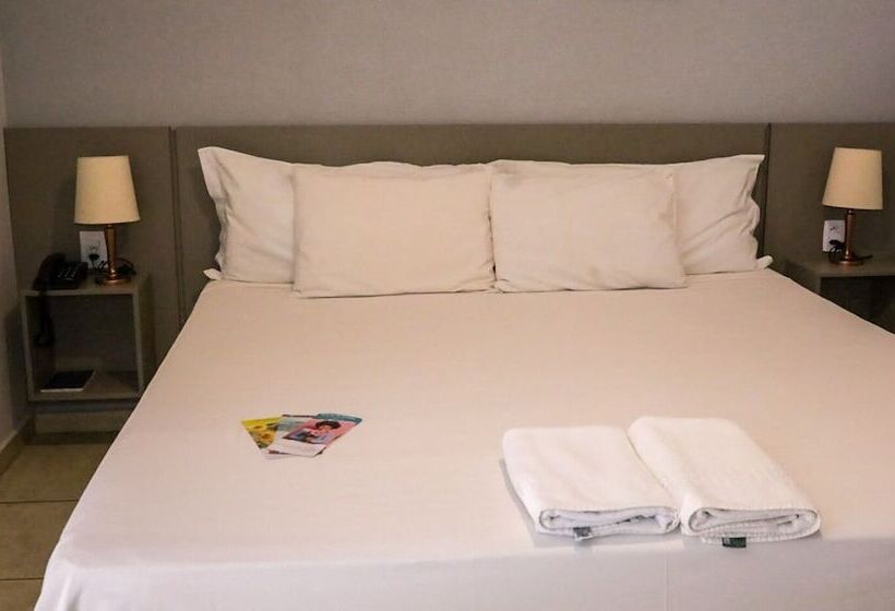 בית מלון כפרי Shellter