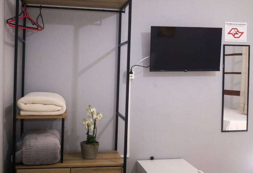 בית מלון כפרי Shellter