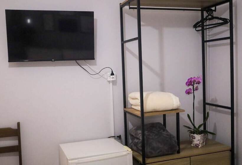 בית מלון כפרי Shellter