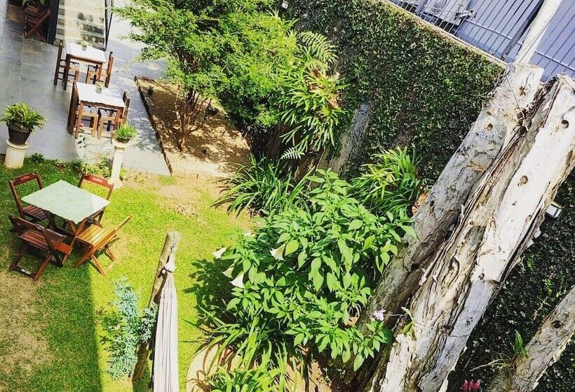 בית מלון כפרי Shellter