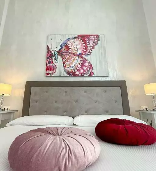 پانسیون The Gallery Boutique Rooms