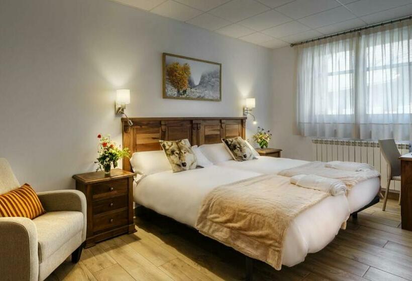 پانسیون Hostal Bosque De Gamueta