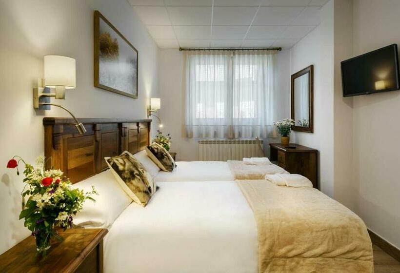 پانسیون Hostal Bosque De Gamueta