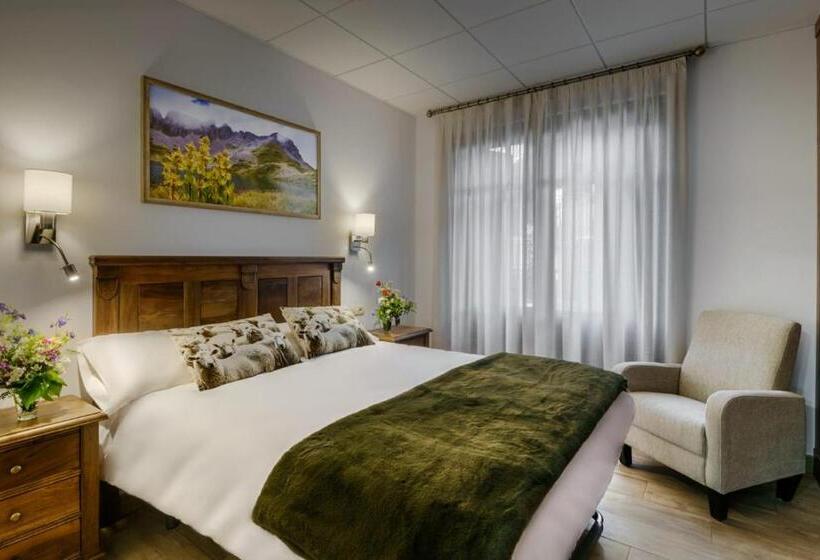 پانسیون Hostal Bosque De Gamueta