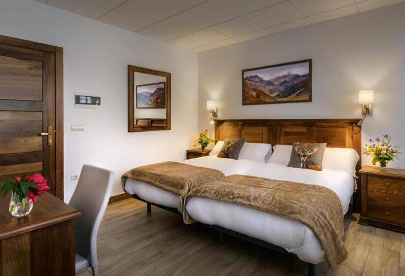 پانسیون Hostal Bosque De Gamueta