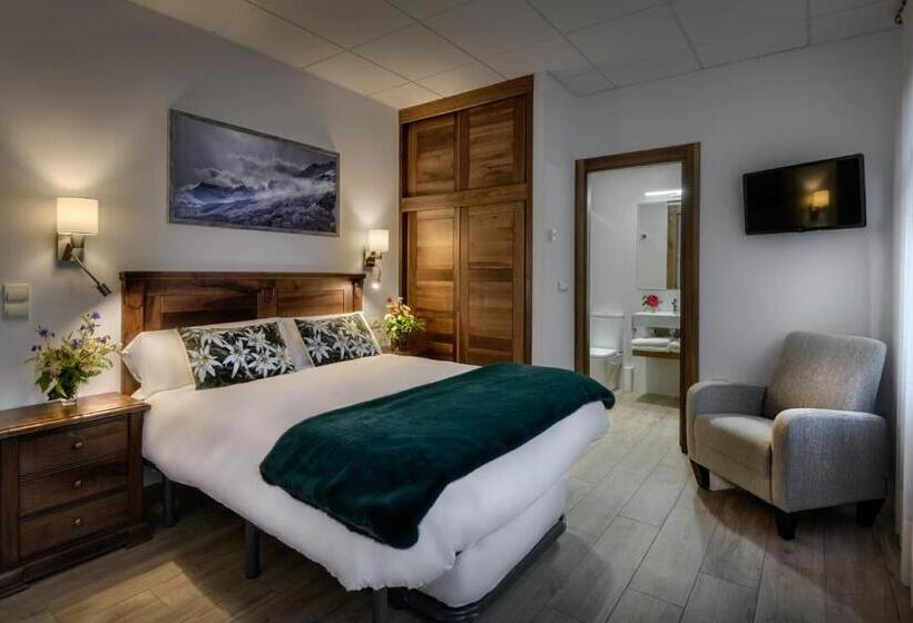 پانسیون Hostal Bosque De Gamueta