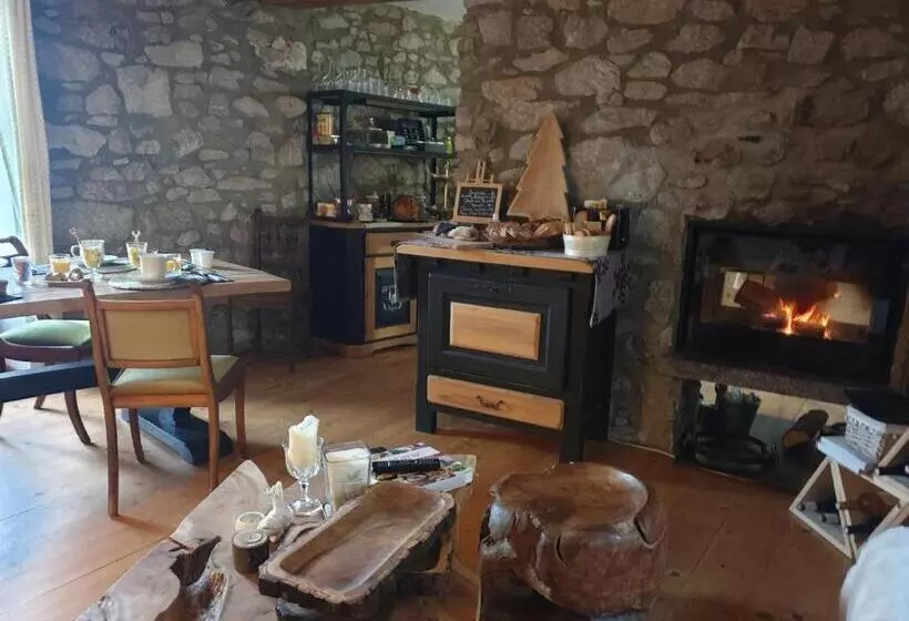 Majatalo La Petite Chapelle