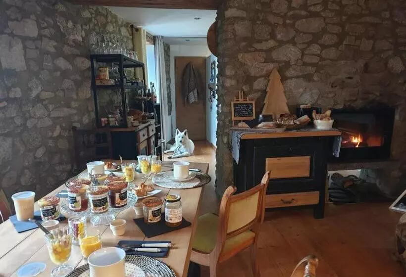 Majatalo La Petite Chapelle