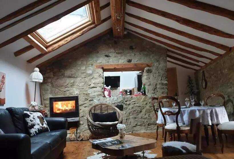 Majatalo La Petite Chapelle