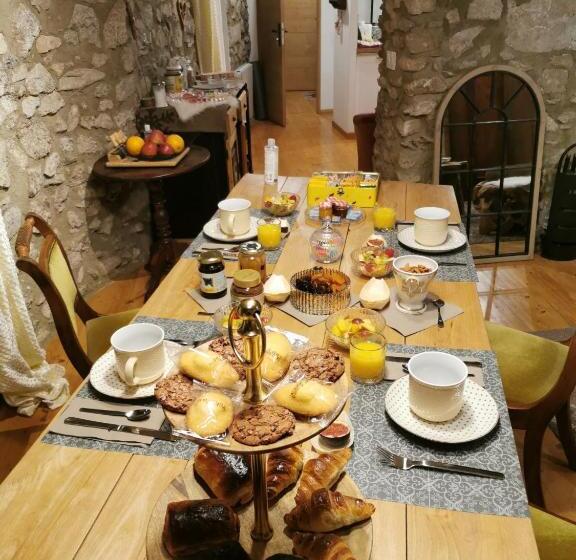 پانسیون La Petite Chapelle