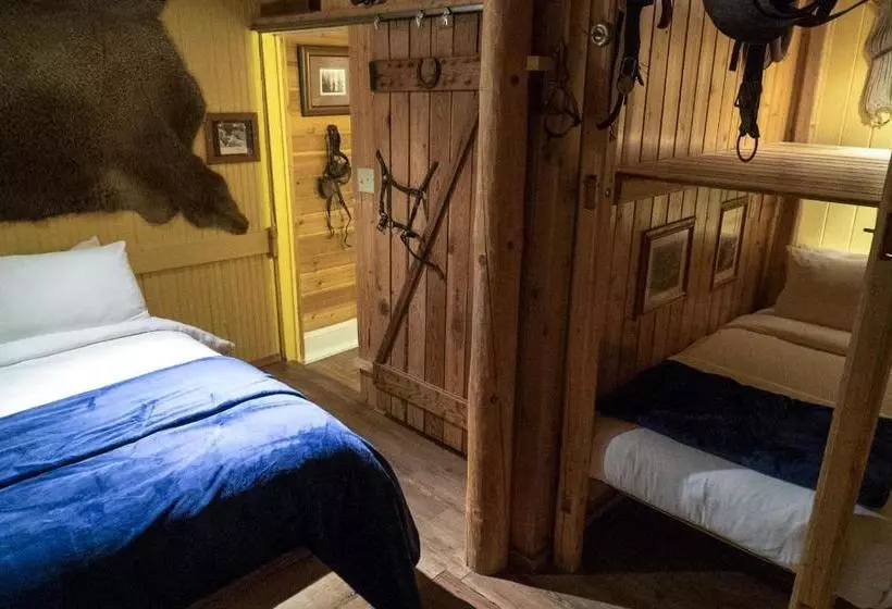 Hotelli Three Peaks Banff