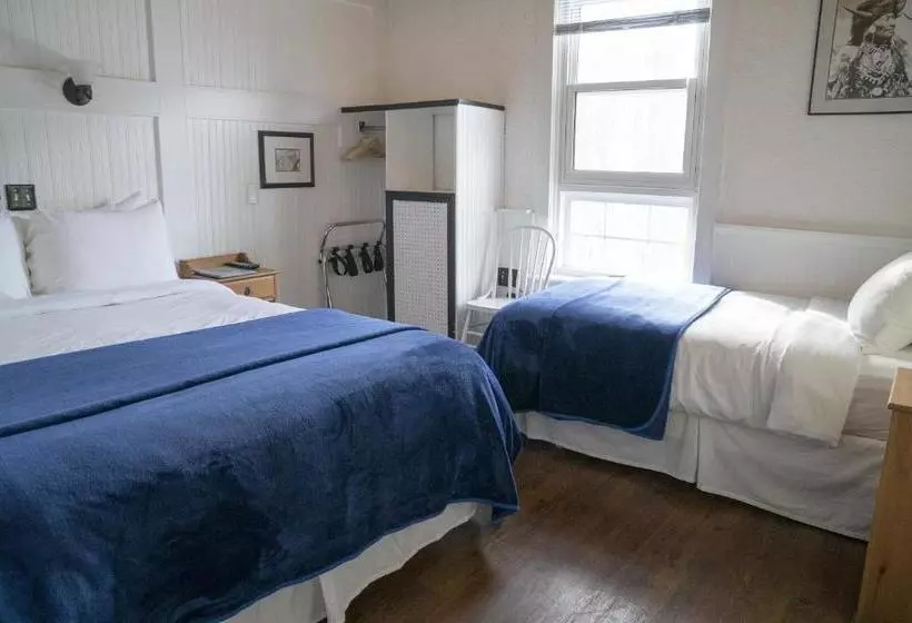 Hotelli Three Peaks Banff