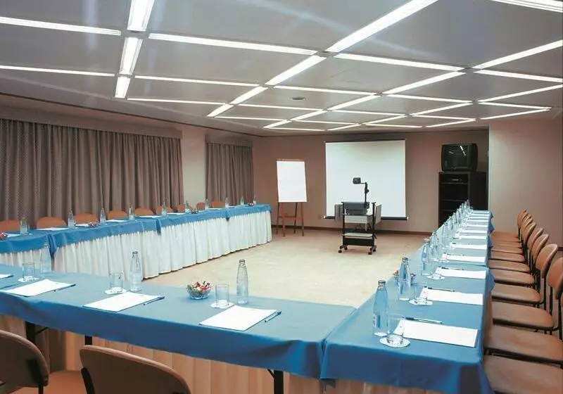 ホテル Estanplaza Nações Unidas