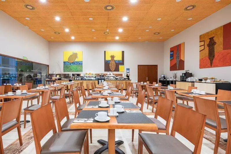 Отель Eurostars San Lazaro