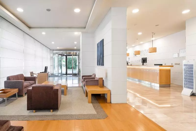 Отель Eurostars San Lazaro