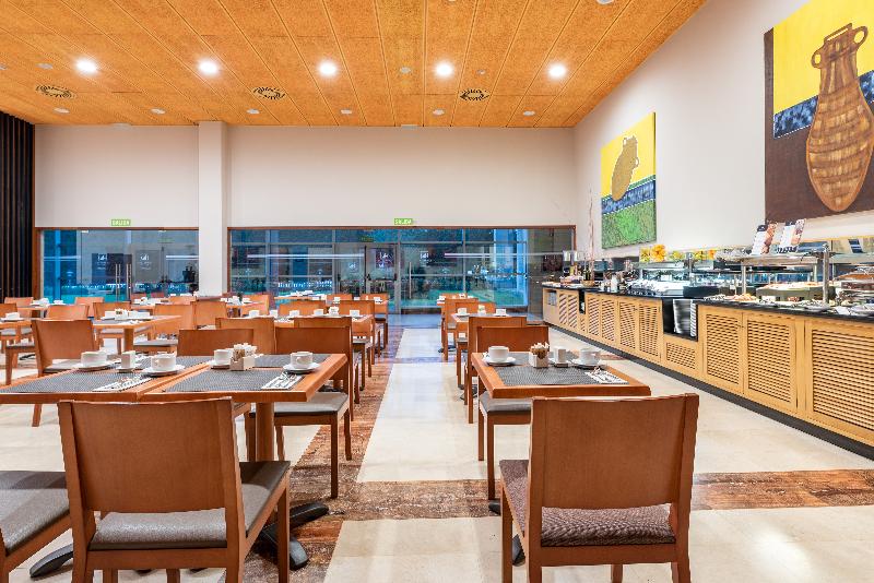 ホテル Eurostars San Lazaro