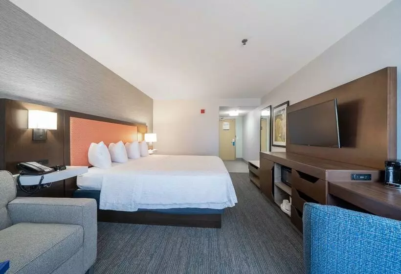 Отель Hampton Inn & Suites Modesto Salida