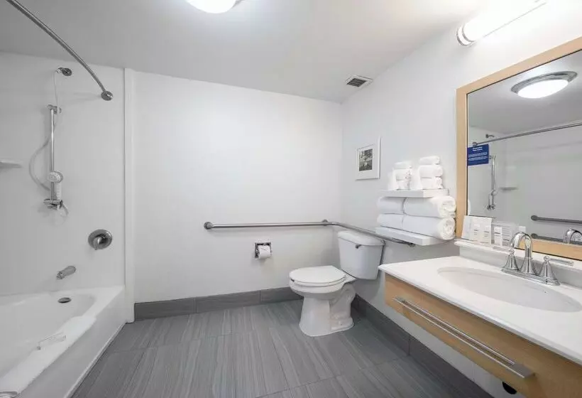 Отель Hampton Inn & Suites Modesto Salida