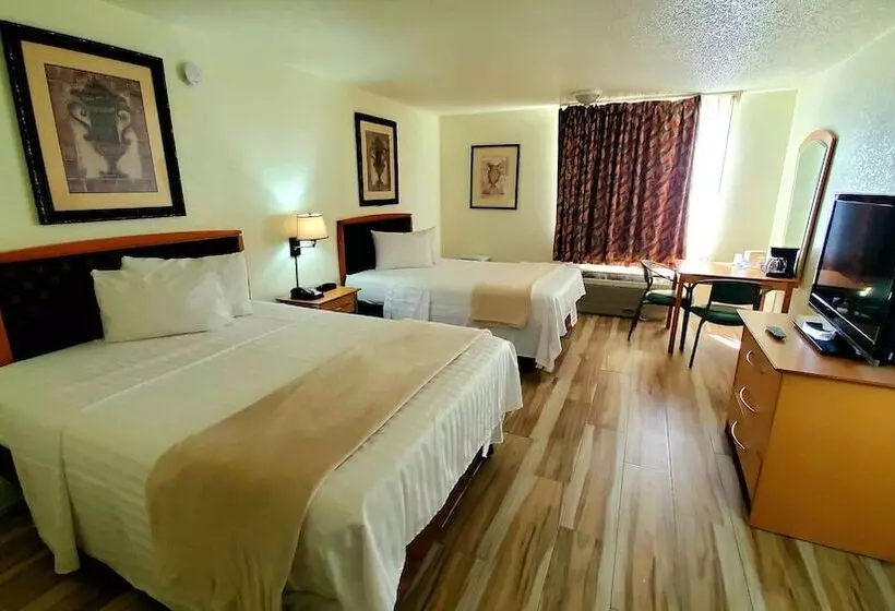 هتل Monumental Movieland