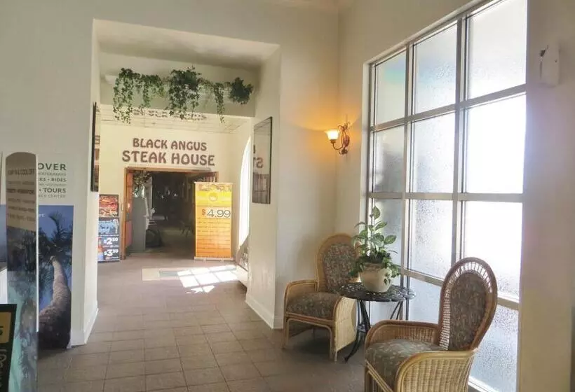 هتل Monumental Movieland