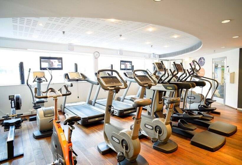 هتل Radisson Blu Airport Terminal