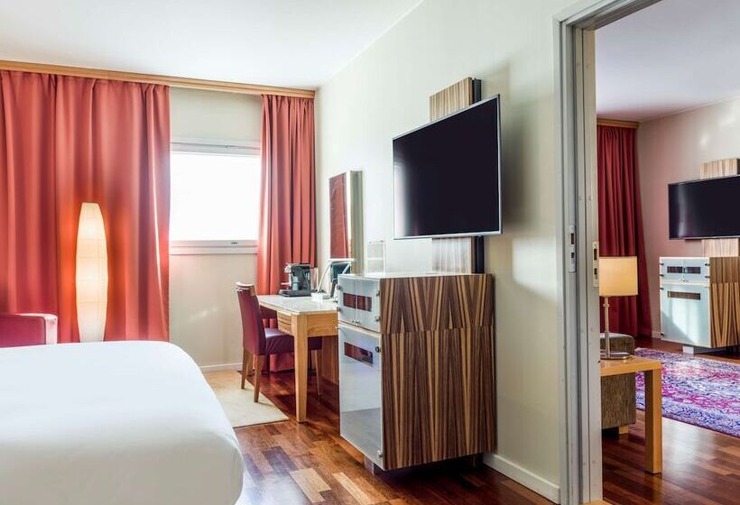 هتل Radisson Blu Airport Terminal