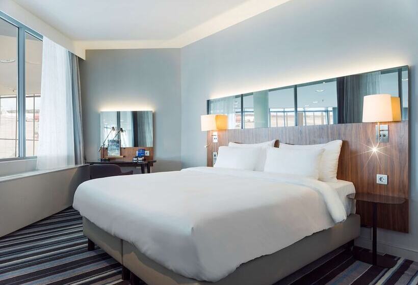 هتل Radisson Blu Airport Terminal