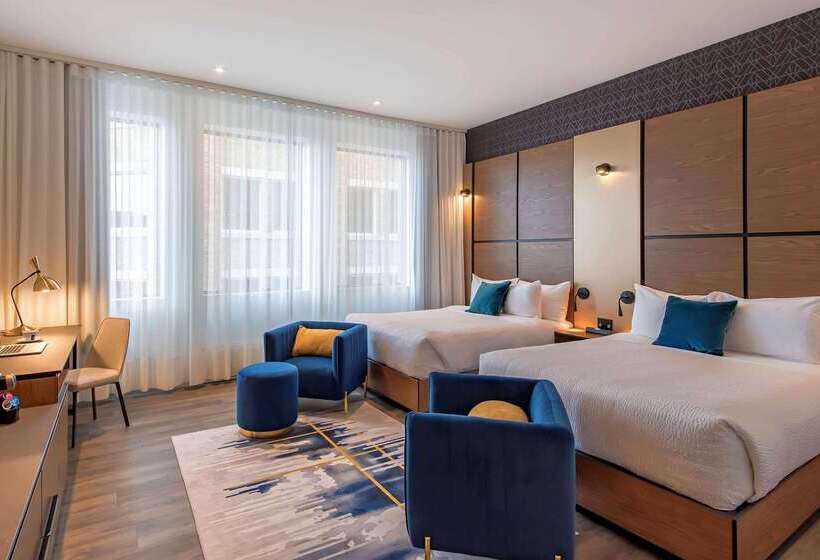 Royal William, Ascend Hotel Collection