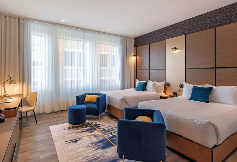 Royal William, Ascend Hotel Collection