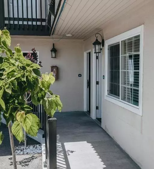 酒店 Sea Air Inn & Suites   Downtown   Restaurant Row