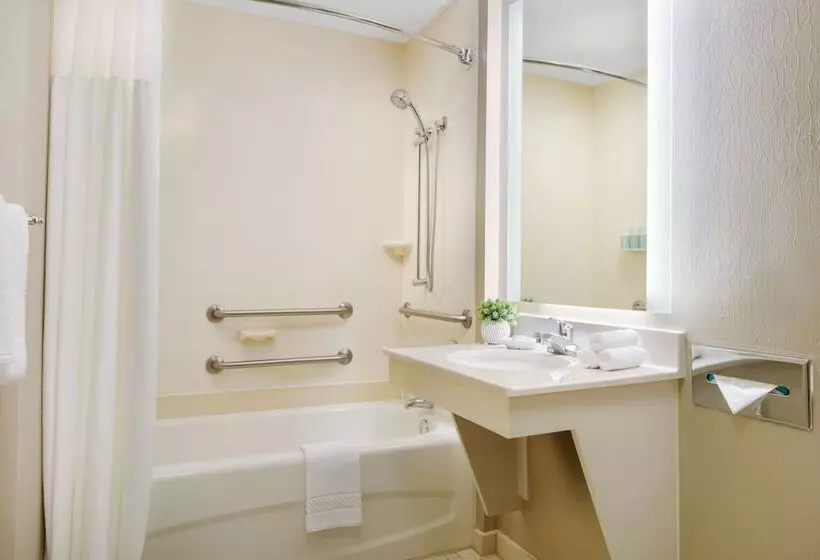 هتل Springhill Suites Manchesterboston Regional Airport