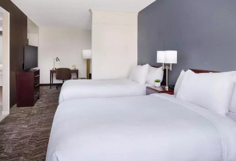 هتل Springhill Suites Manchesterboston Regional Airport
