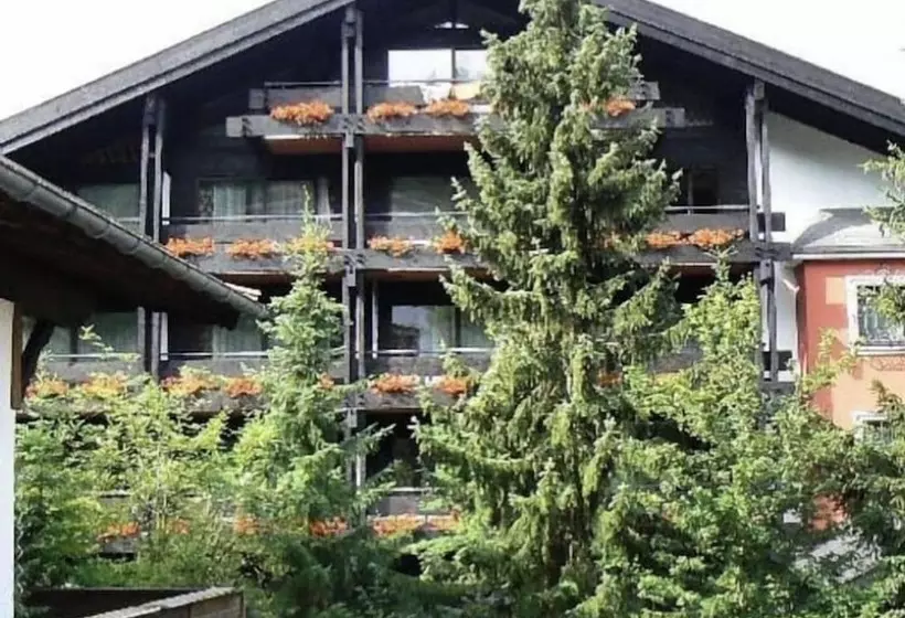 Отель Das Kronen