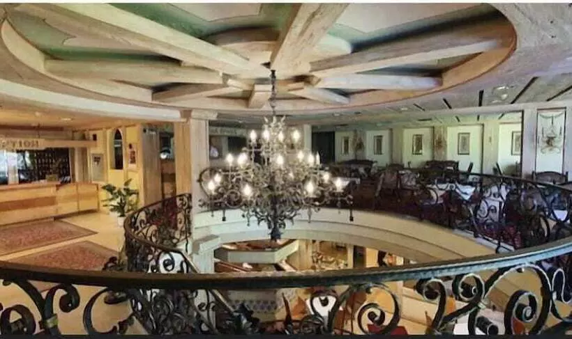 Отель Das Kronen