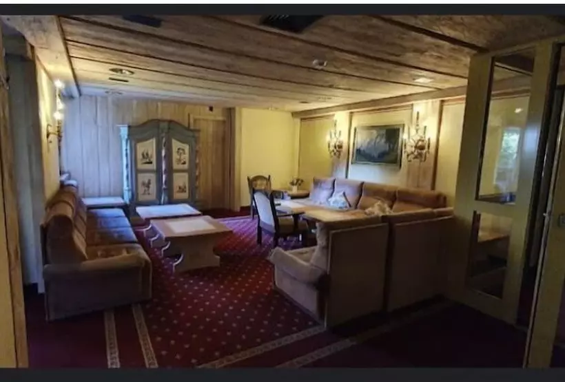 Отель Das Kronen