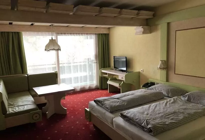 Отель Das Kronen