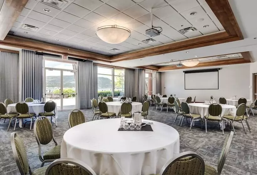 Manteo At Eldorado Resort