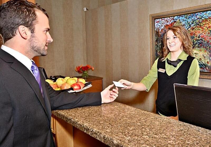 Manteo At Eldorado Resort