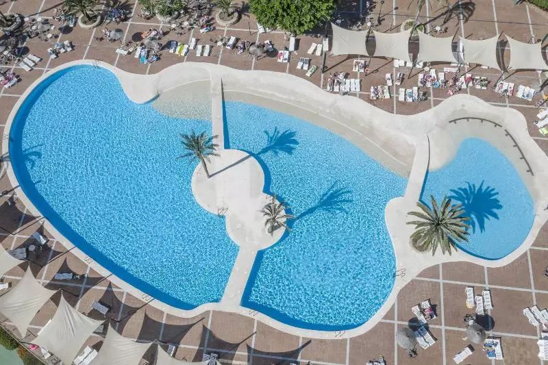 리조트 Club Cala Romani