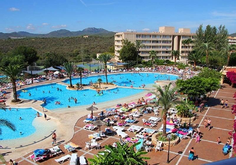 渡假胜地  Club Cala Romani