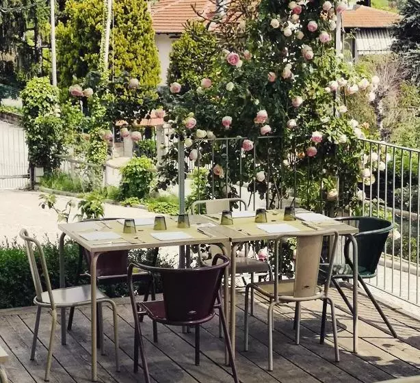 Retkeilymaja Locanda Fontanazza Osteria Con Camere