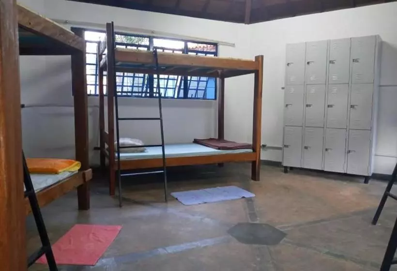 Hostel E Camping Jardim Da Mata