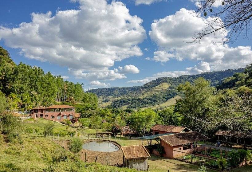 ホテル Fazenda Cachoeira Da Furna
