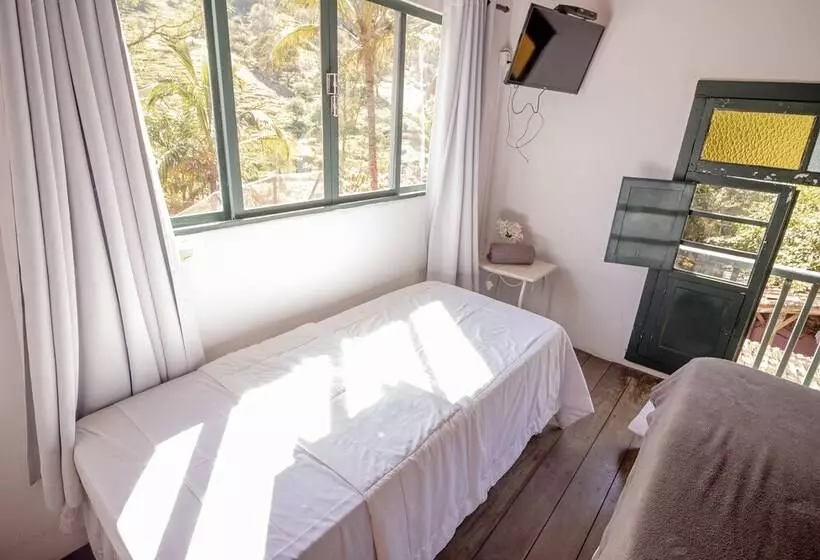 ホテル Fazenda Cachoeira Da Furna