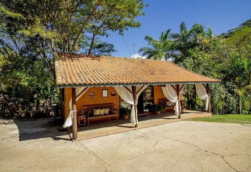 ホテル Fazenda Cachoeira Da Furna
