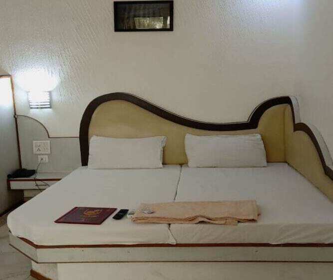 בית מלון כפרי Harsh Regency