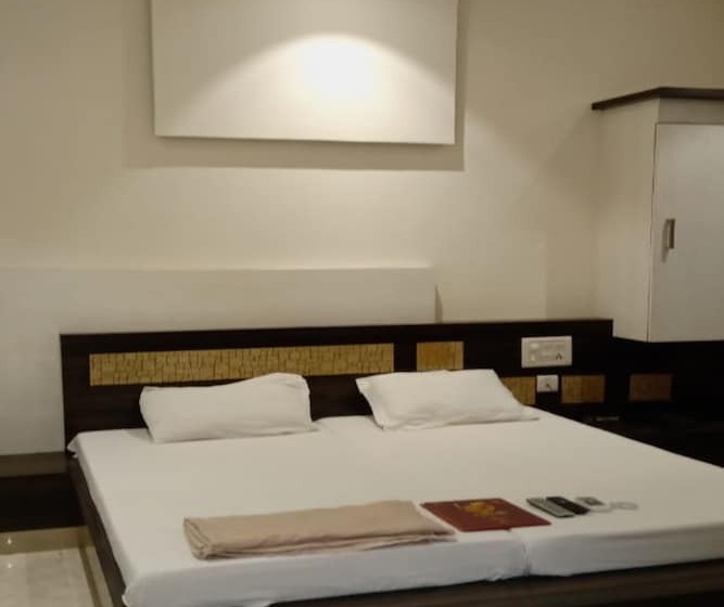 בית מלון כפרי Harsh Regency