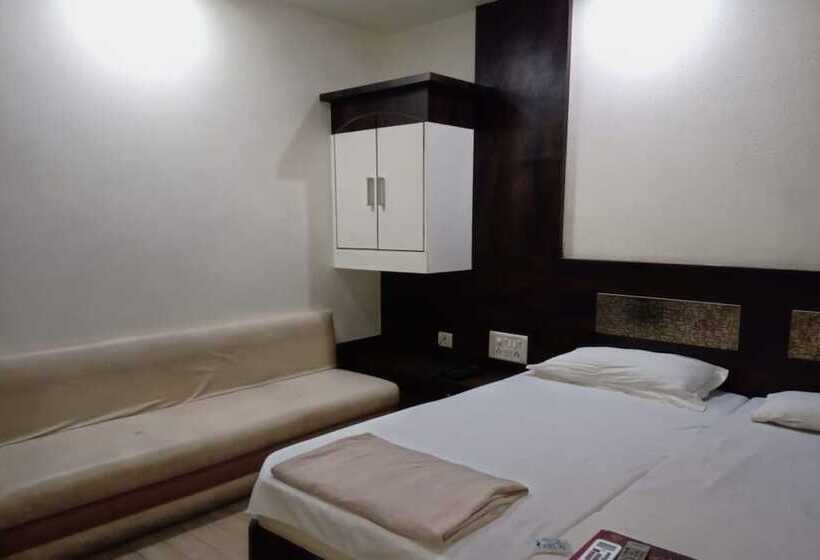 בית מלון כפרי Harsh Regency