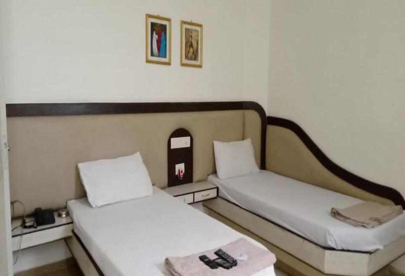 בית מלון כפרי Harsh Regency