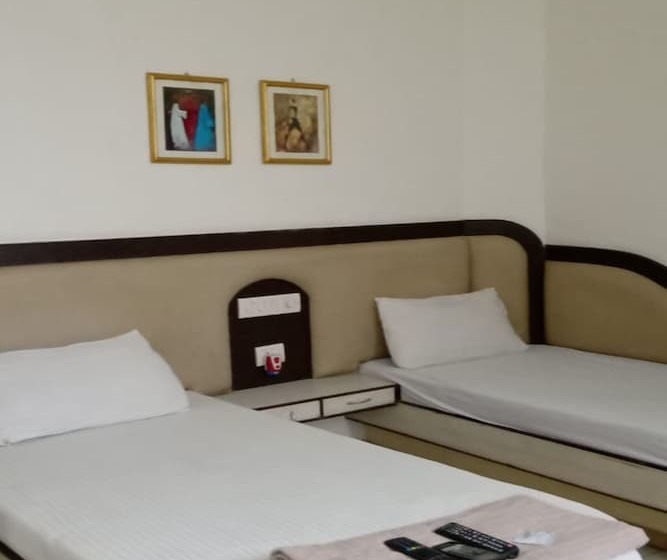 בית מלון כפרי Harsh Regency